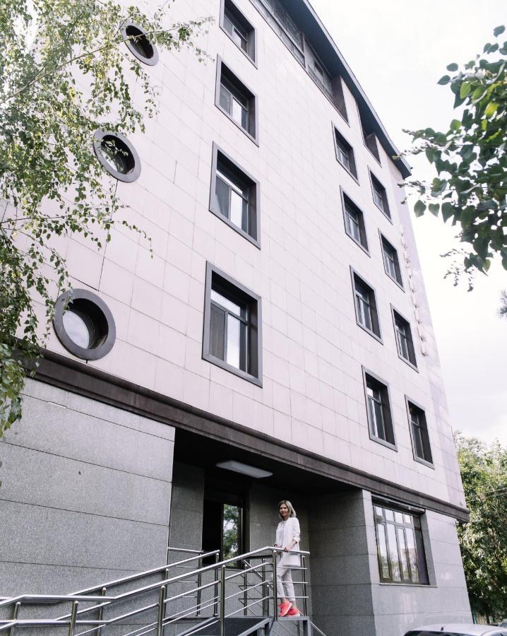 7 Days Hotel Almaty Exterior foto